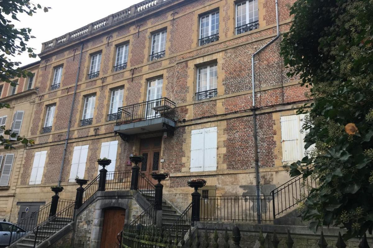 Chambre D'Hote Du Quai Rimbaud Шарлевиль-Мезьер Экстерьер фото