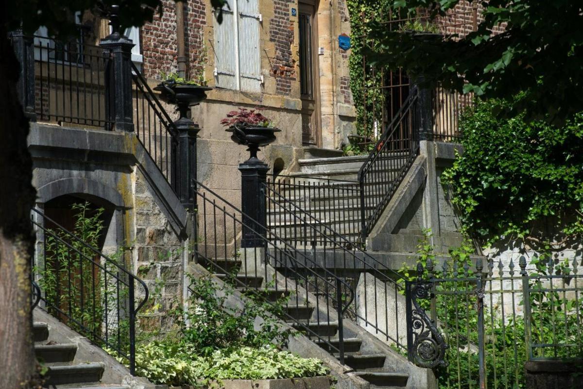 Chambre D'Hote Du Quai Rimbaud Шарлевиль-Мезьер Экстерьер фото